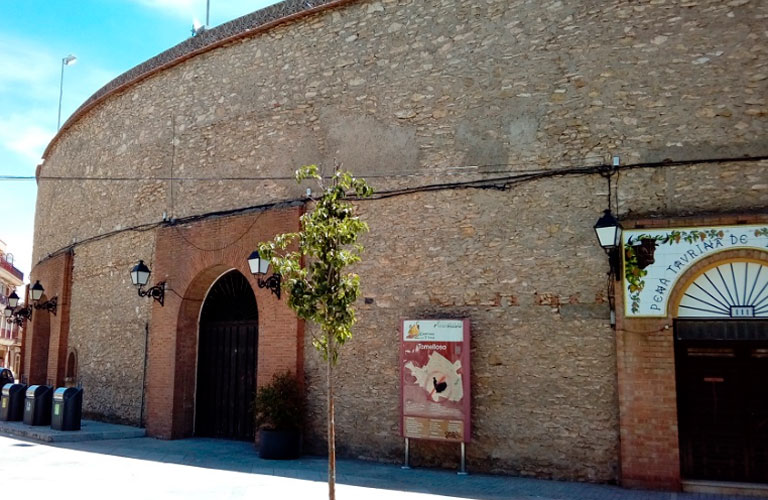 Frontal de la Plaza de toros de Tomelloso